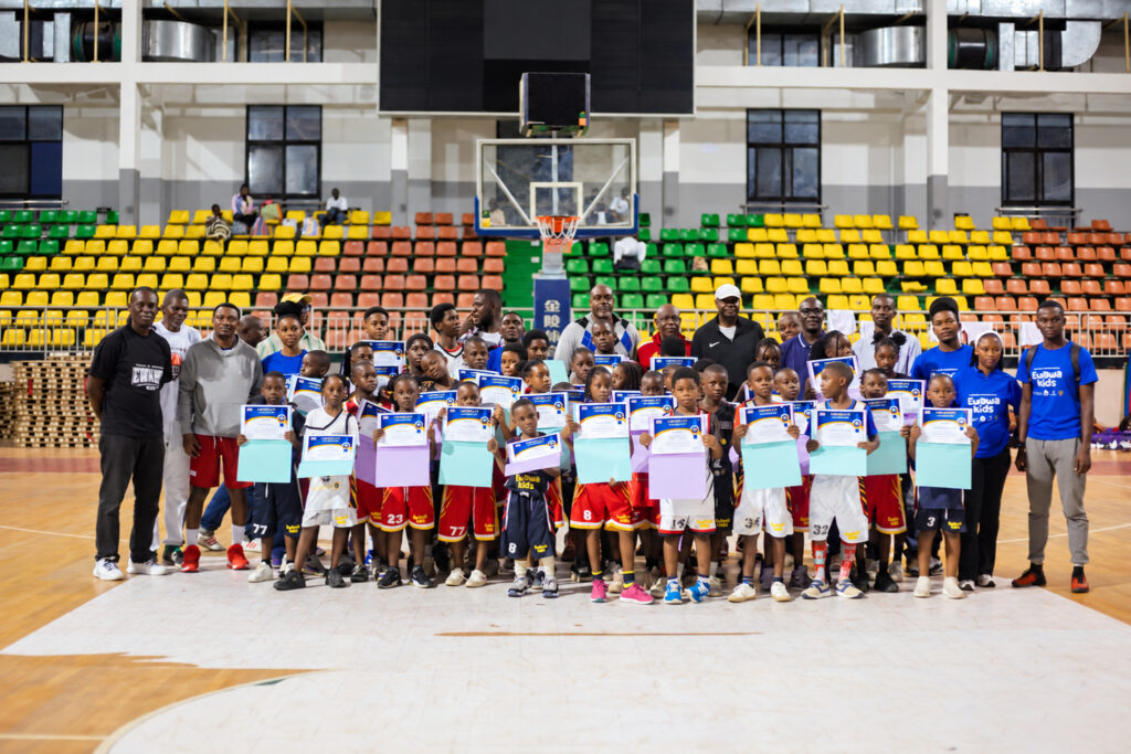 Enfants participant au camp de basketball Ewawa Kids 2026